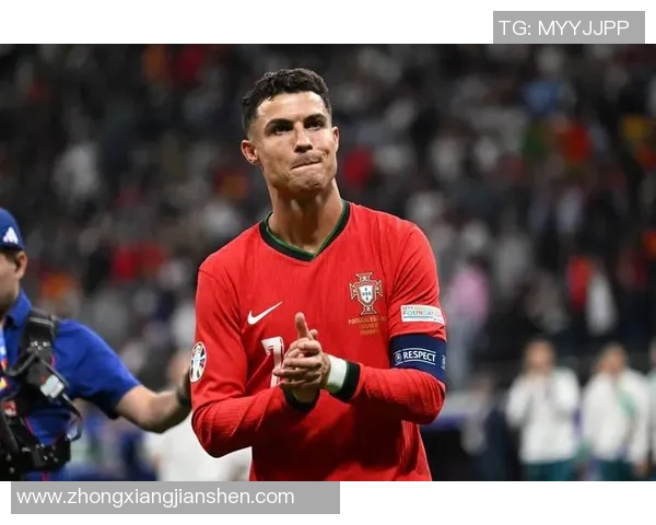 大罗时代的足球明星们如何塑造了现代足球的辉煌与传奇